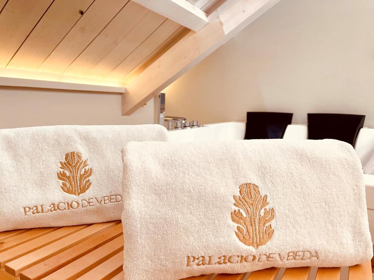 Hotel Palacio De Ubeda 5 G.L Bagian luar foto Sauna towels
