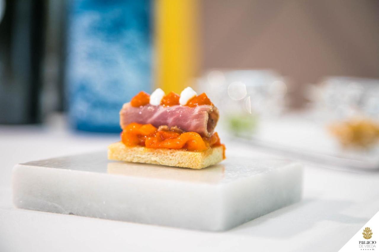 Hotel Palacio De Ubeda 5 G.L Bagian luar foto A tapa