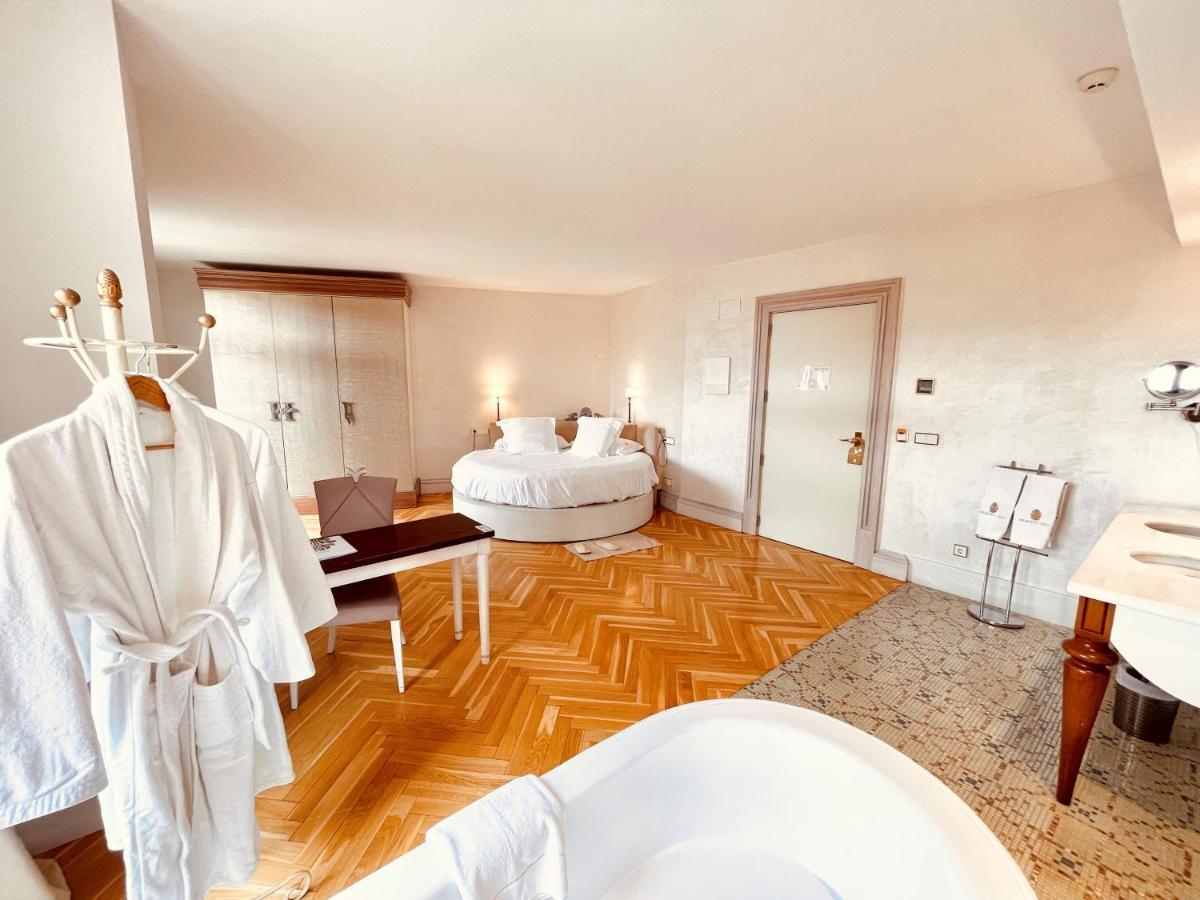 Hotel Palacio De Ubeda 5 G.L Bagian luar foto A suite at the Hotel de la Paix
