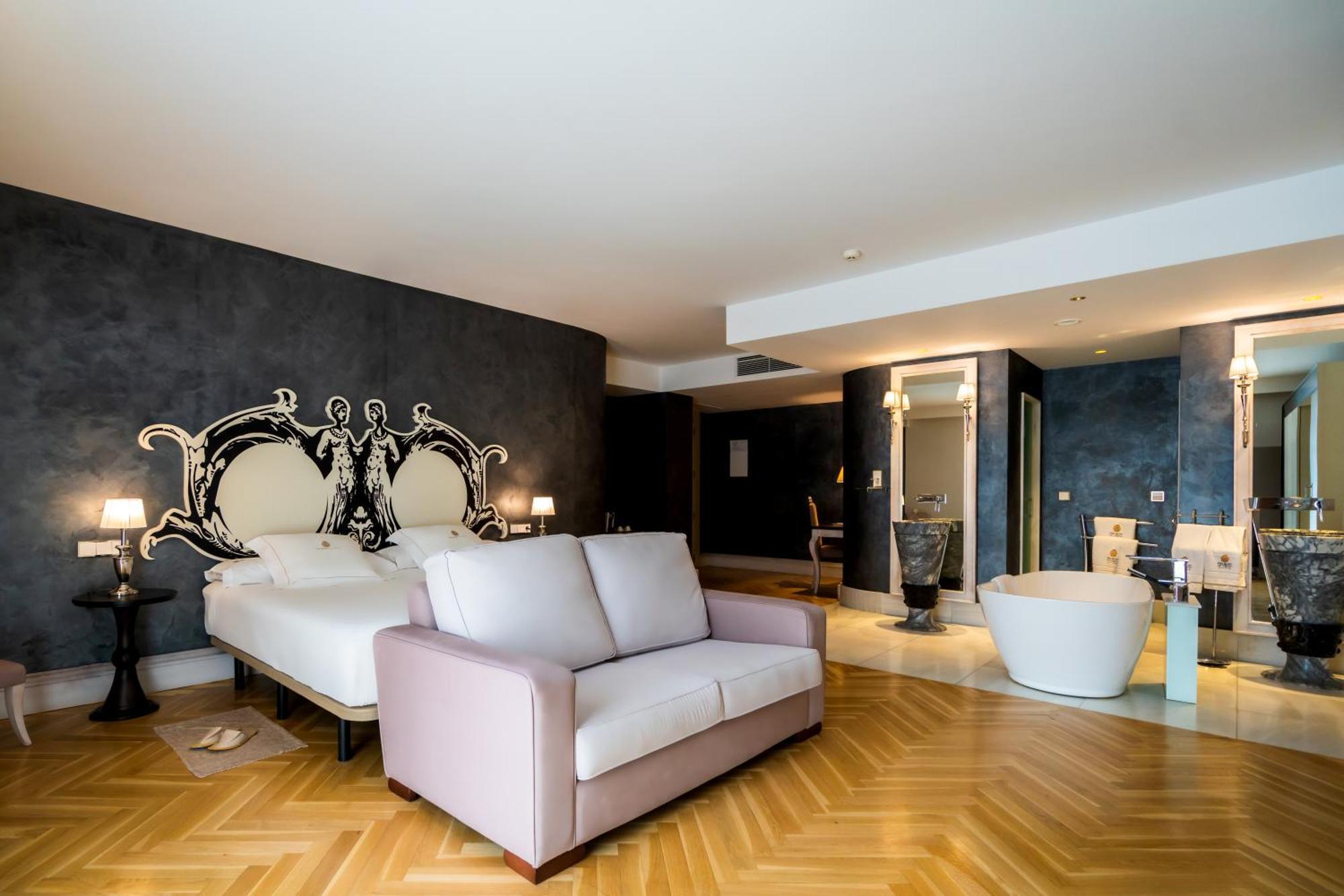 Hotel Palacio De Ubeda 5 G.L Bagian luar foto Suite