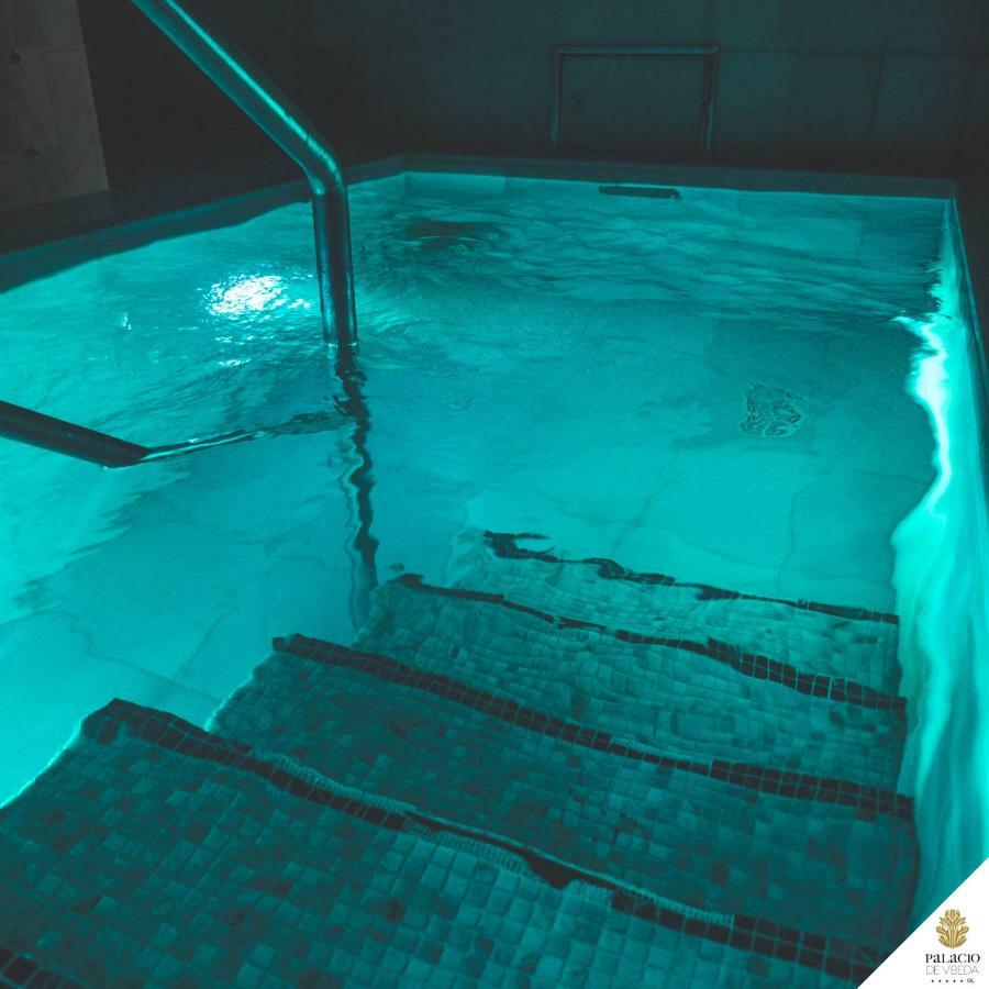 Hotel Palacio De Ubeda 5 G.L Bagian luar foto The pool at the Blue Grotto